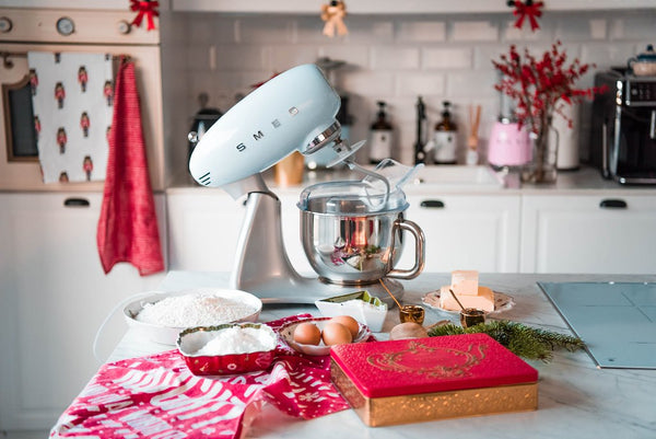Smeg SMF02PBUK Stand Mixer, Blue